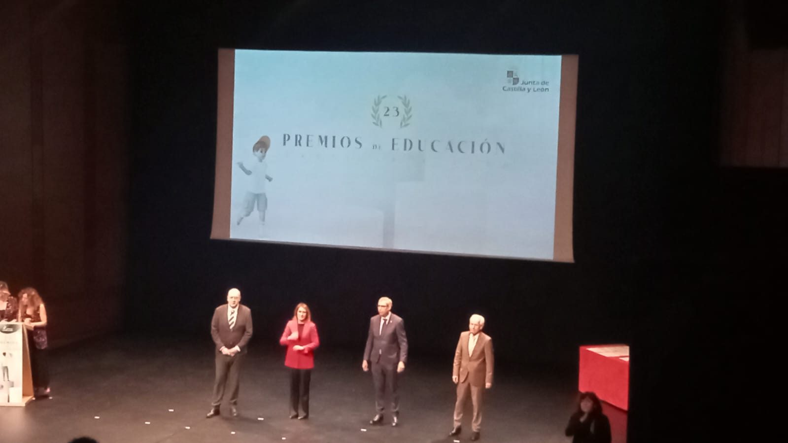 2023-12-15-Premios_Educación.jpg